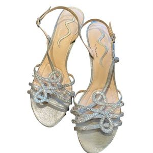 Nina women’s evening sandals kitten heels silver unique front design size 9.5M